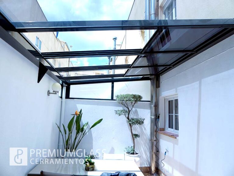 Precio para Cerrar un Patio Interior